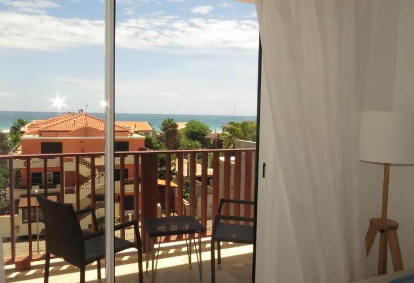 پانسیون Ocean Roof