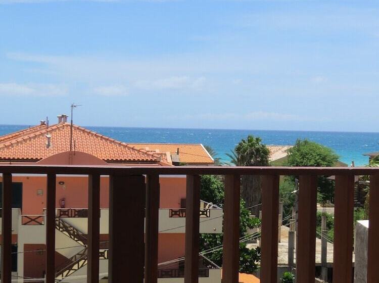 پانسیون Ocean Roof