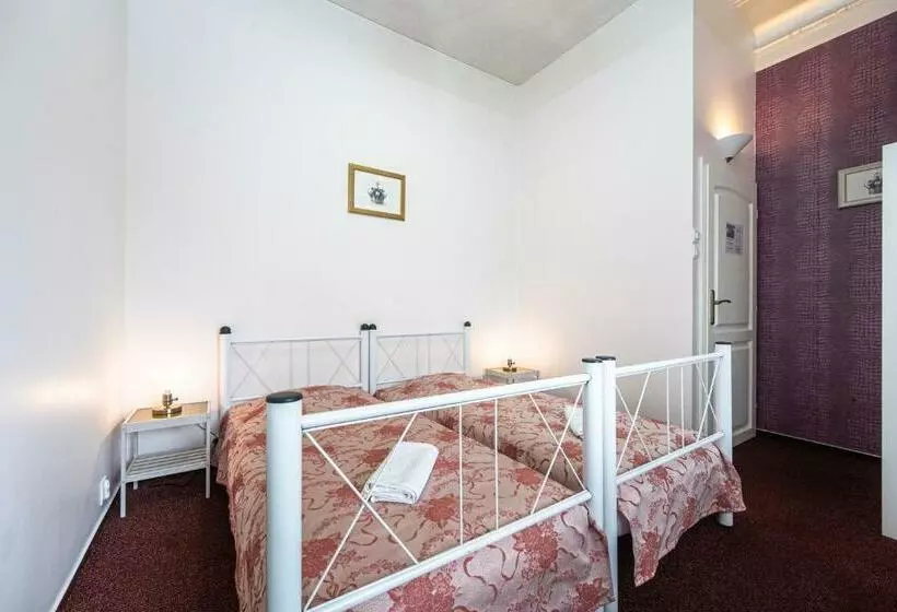 Retkeilymaja Historic Villa Imperia