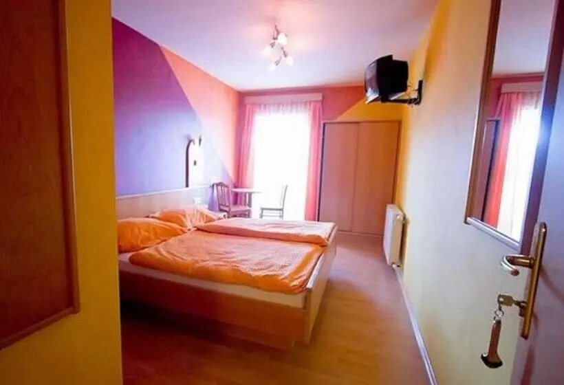 Aamiaismajoitus (B&B) Pension Koderholt