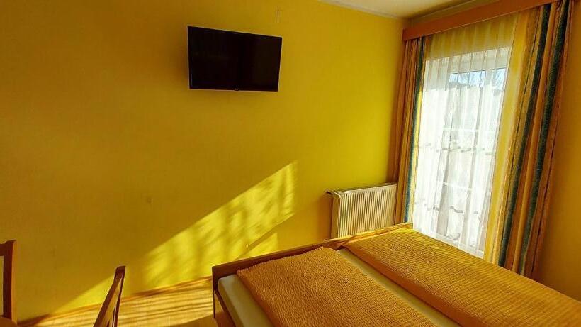 Bed & Breakfast Pension Koderholt