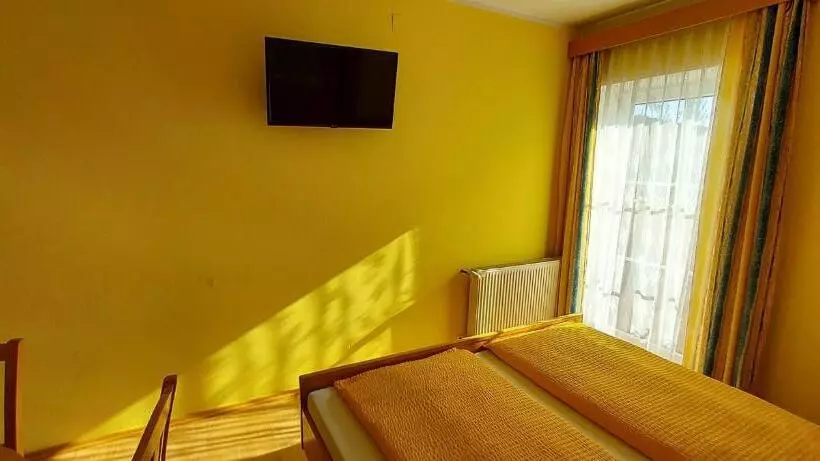 Aamiaismajoitus (B&B) Pension Koderholt