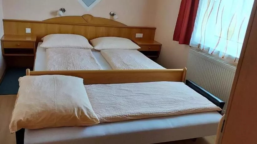 Aamiaismajoitus (B&B) Pension Koderholt