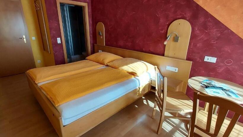 Bed & Breakfast Pension Koderholt