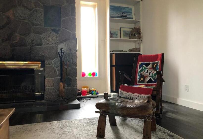 تختخواب و صبحانه 好丘。hacho House