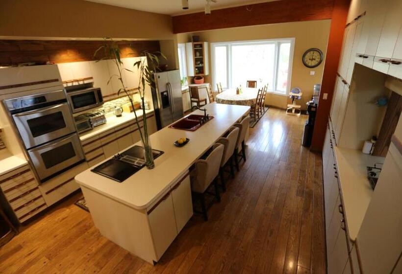 تختخواب و صبحانه 好丘。hacho House