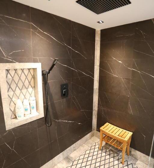 تختخواب و صبحانه 好丘。hacho House