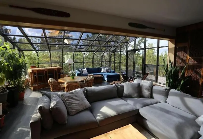 تختخواب و صبحانه 好丘。hacho House