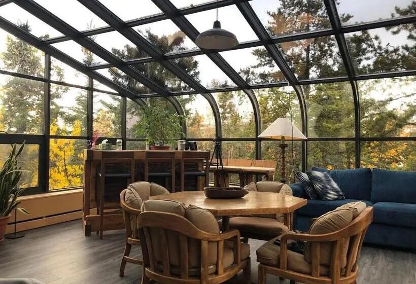 تختخواب و صبحانه 好丘。hacho House