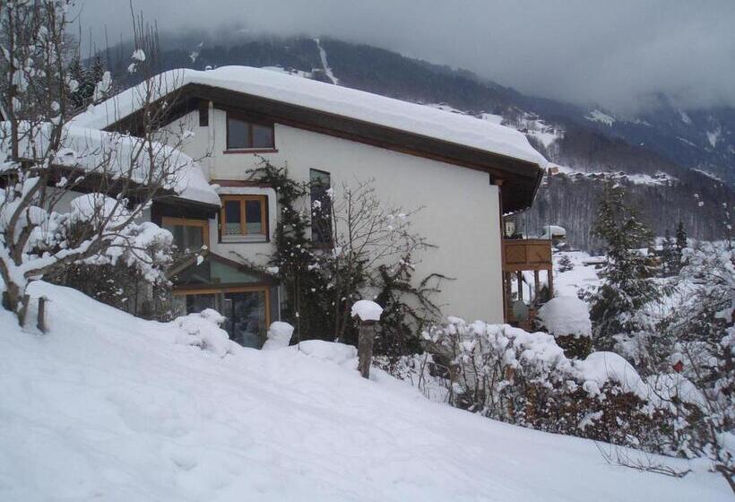 تختخواب و صبحانه Haus Kasimir