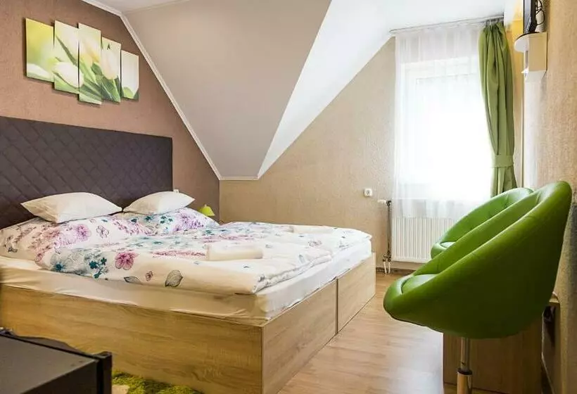 Aamiaismajoitus (B&B) Judit Panzió étterem