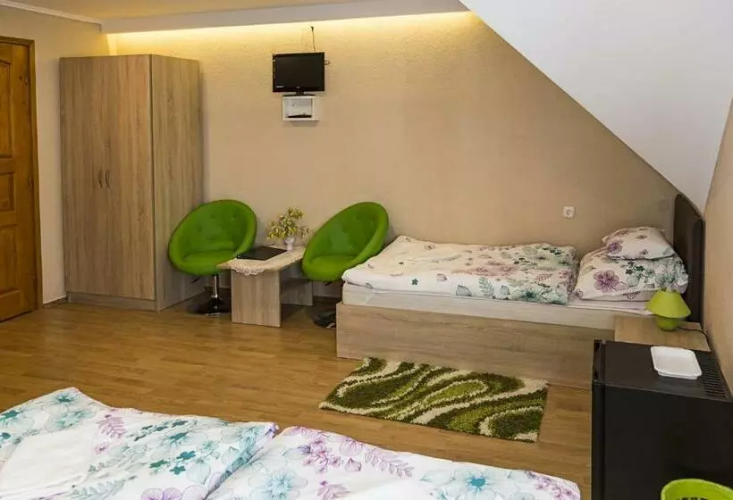 Aamiaismajoitus (B&B) Judit Panzió étterem