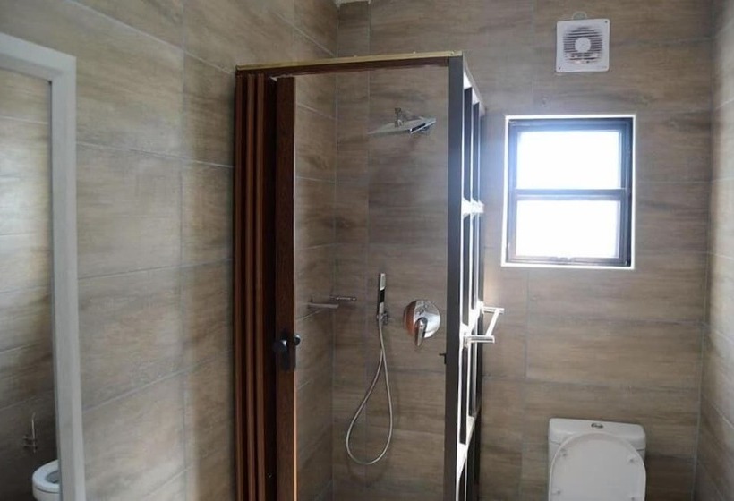 تختخواب و صبحانه Starlight Inn