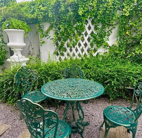 Hotelli เซน บัลโคนี่ เฮ้าส์ ระนอง