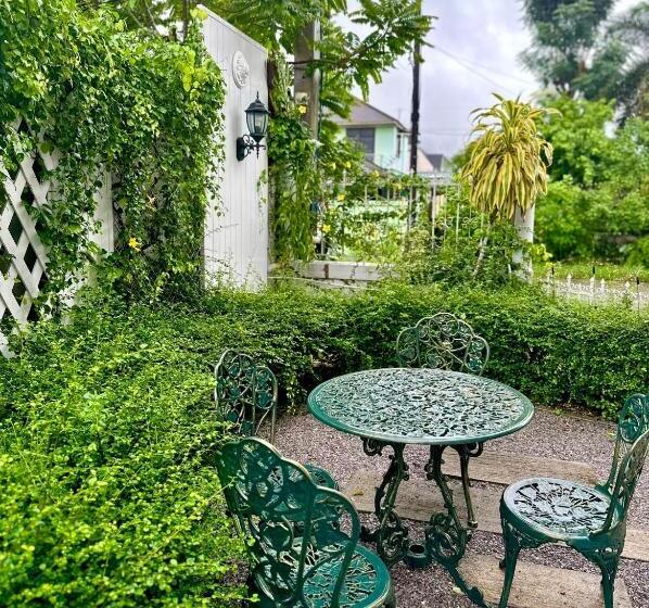 فندق เซน บัลโคนี่ เฮ้าส์ ระนอง