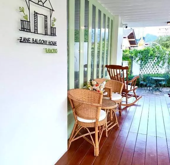 Hotelli เซน บัลโคนี่ เฮ้าส์ ระนอง