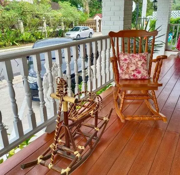 Hotelli เซน บัลโคนี่ เฮ้าส์ ระนอง