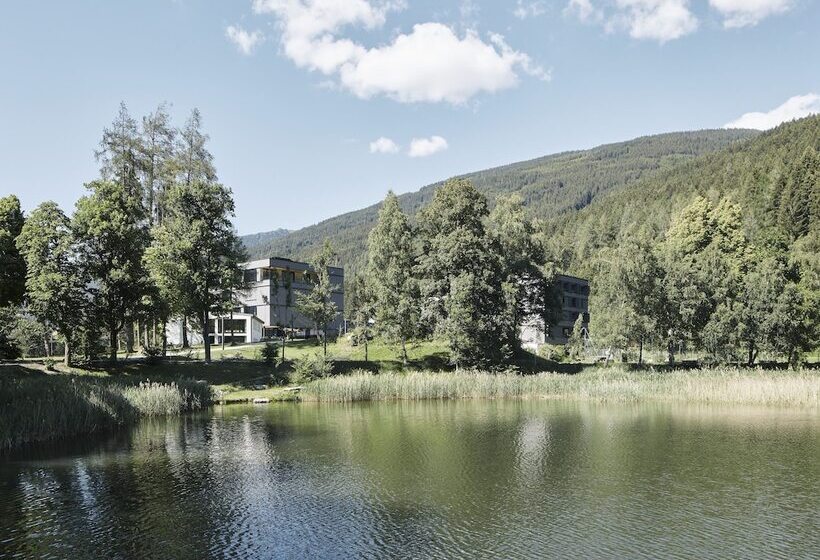 Отель St Michael Alpin Retreat