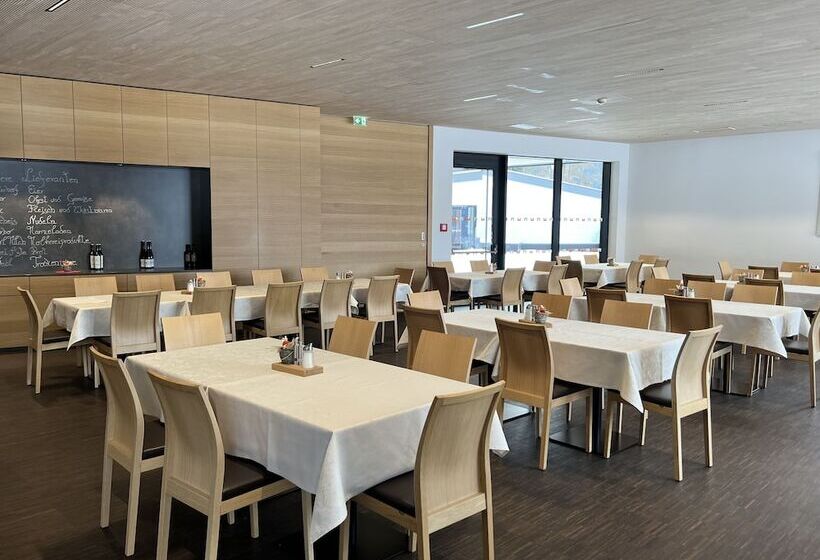 Отель St Michael Alpin Retreat