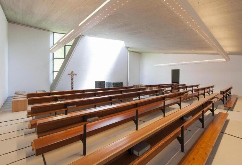 Отель St Michael Alpin Retreat