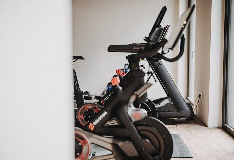 Отель Hiive Oldenburg