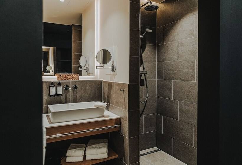 Отель Hiive Oldenburg