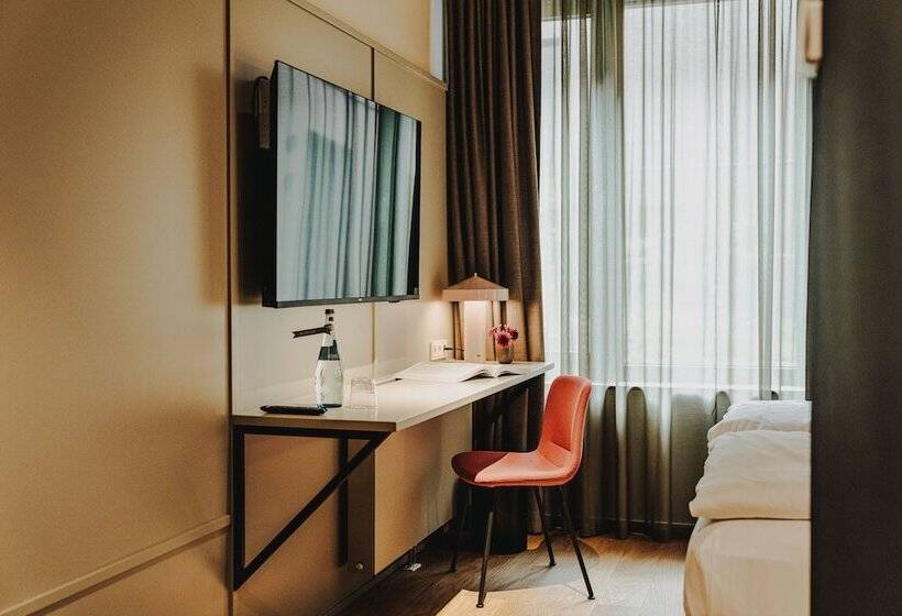 Отель Hiive Oldenburg