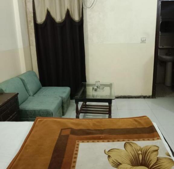 هتل Khursheed Palace