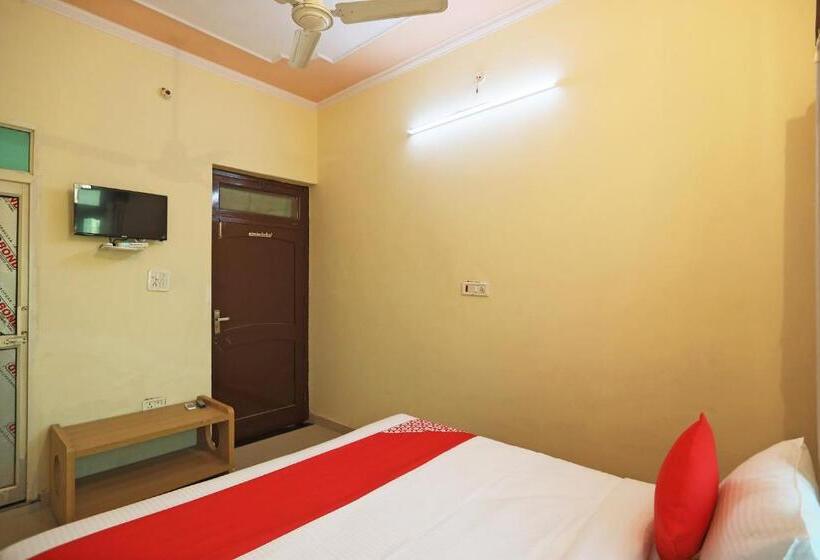 호텔 Oyo 62761 Daksh