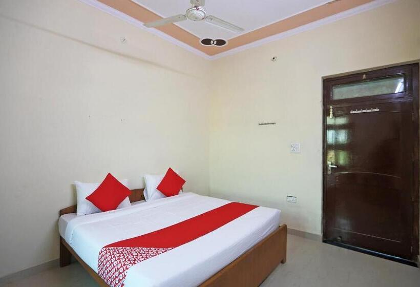 호텔 Oyo 62761 Daksh