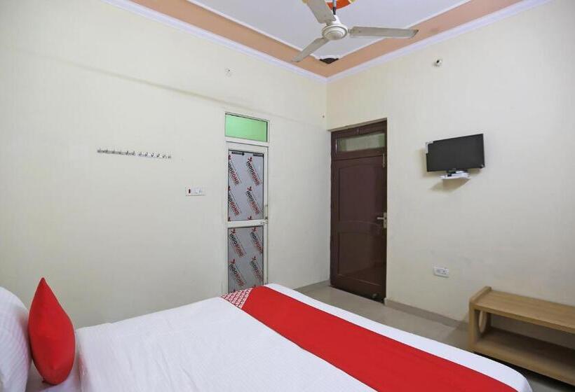 호텔 Oyo 62761 Daksh