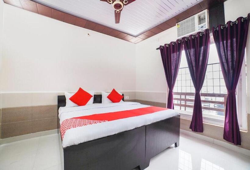 호텔 Oyo 69125 Shri Krishna Guest House