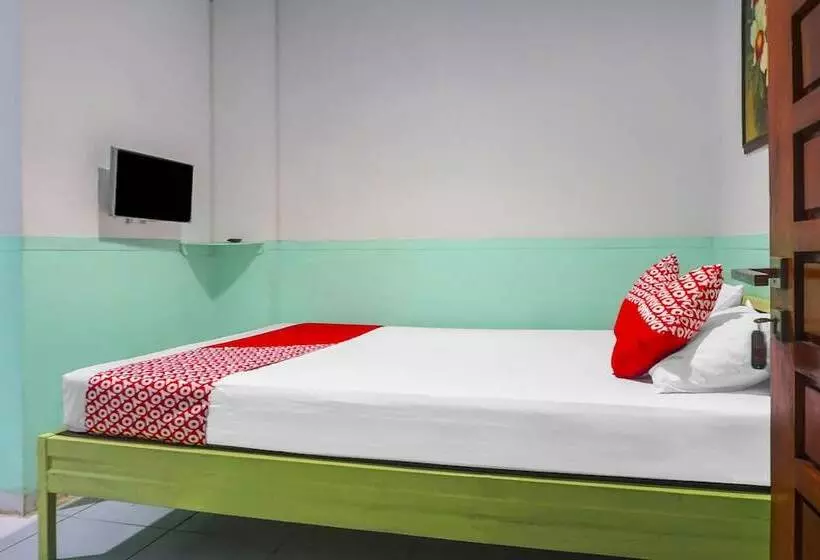 Hotelli Oyo 90856 Wisma Favorite Makassar