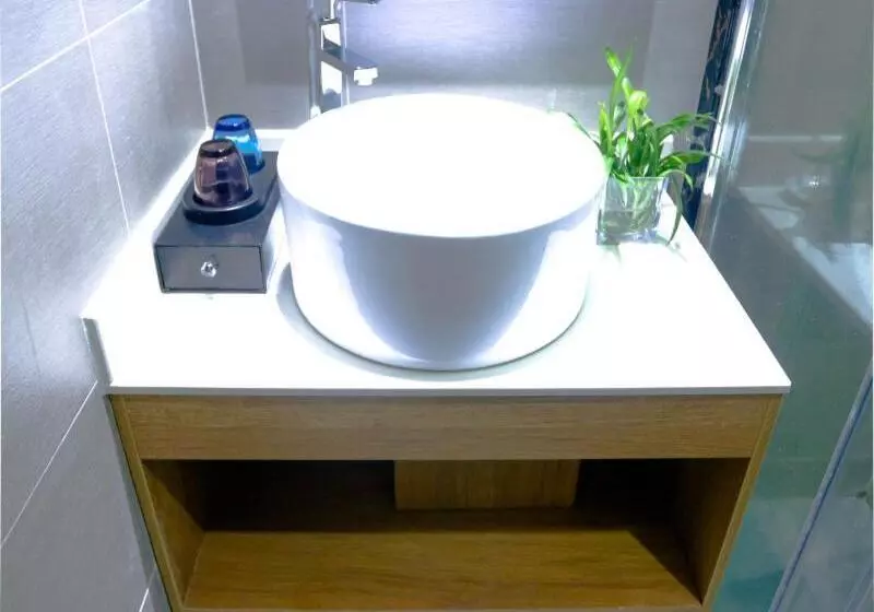 Hotelli Shell Ningbo Gaoqiao Subway Station