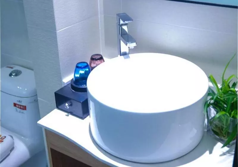 Hotelli Shell Ningbo Gaoqiao Subway Station