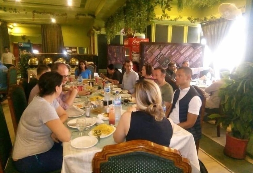 هتل Swat Continental