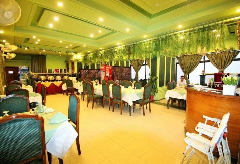 هتل Swat Continental