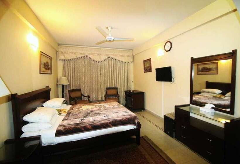 هتل Swat Continental