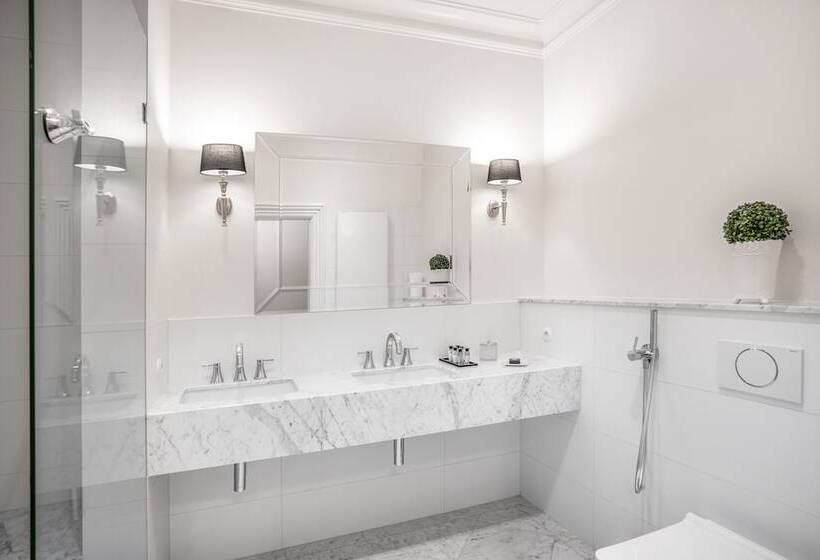 بنسيون Manowce Palace