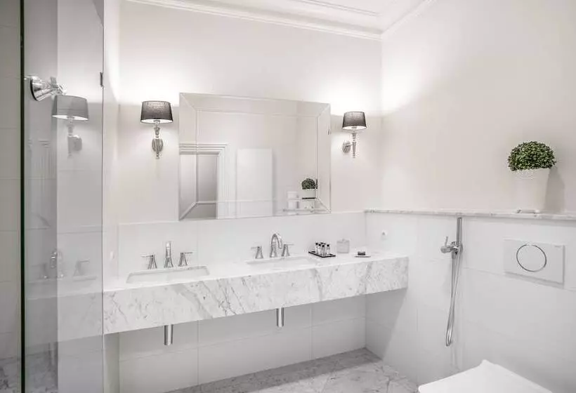 Majatalo Manowce Palace