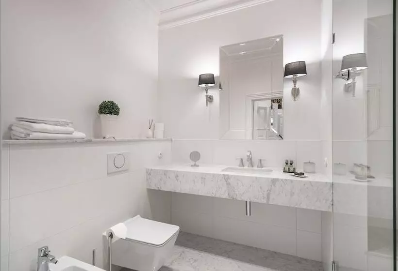 Majatalo Manowce Palace