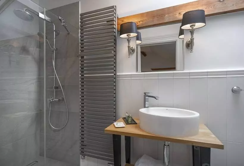 Majatalo Manowce Palace