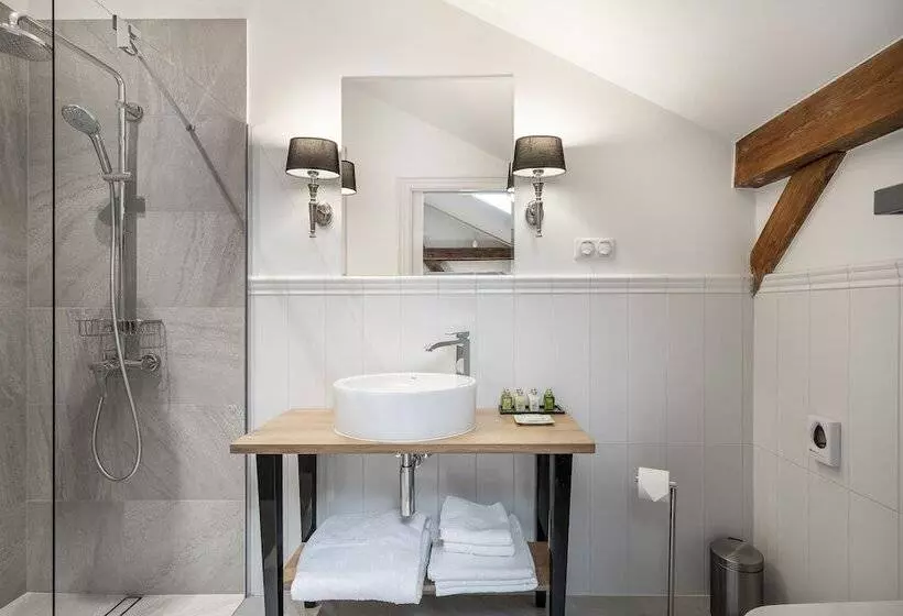 Majatalo Manowce Palace