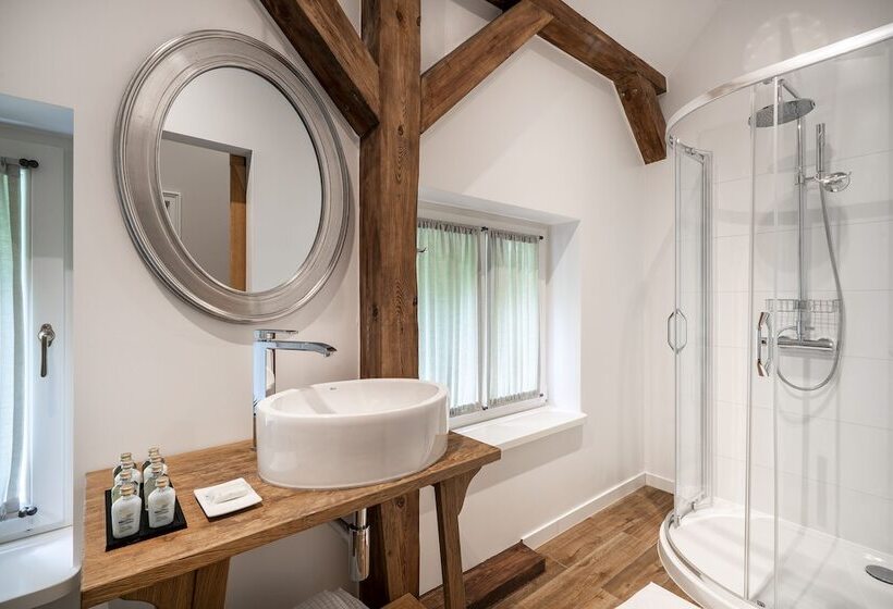 بنسيون Manowce Palace