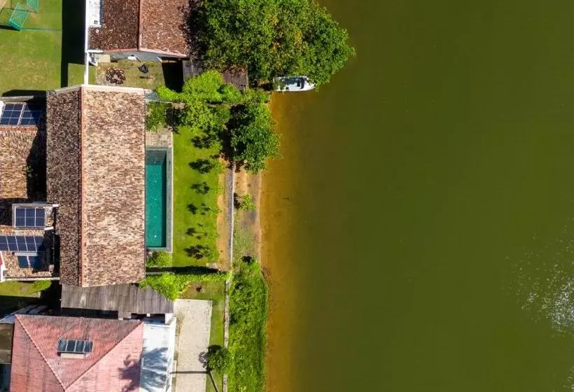 استراحتگاه Sitara Weligama