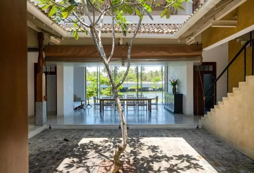 استراحتگاه Sitara Weligama