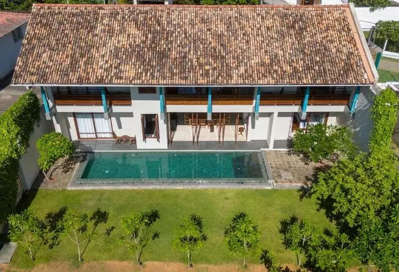 استراحتگاه Sitara Weligama