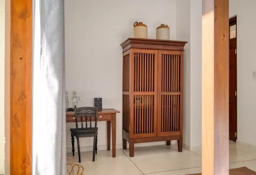 استراحتگاه Sitara Weligama