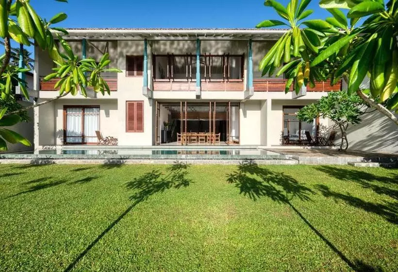 استراحتگاه Sitara Weligama