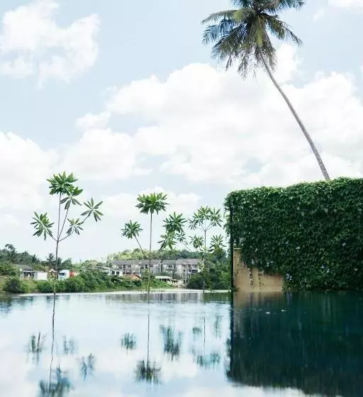 استراحتگاه Sitara Weligama